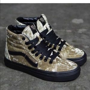 Velvet high top gold vans FLASH PRICE DROP‼️
